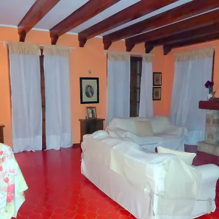 Albisano Sleeps 8 Pool Air Con Wifi *
