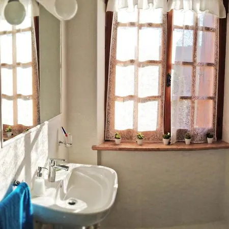 Albisano Sleeps 8 Pool Air Con Wifi Villa Torri Del Benaco