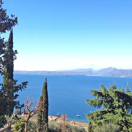 Villa Albisano Sleeps 8 Pool Air Con Wifi *
